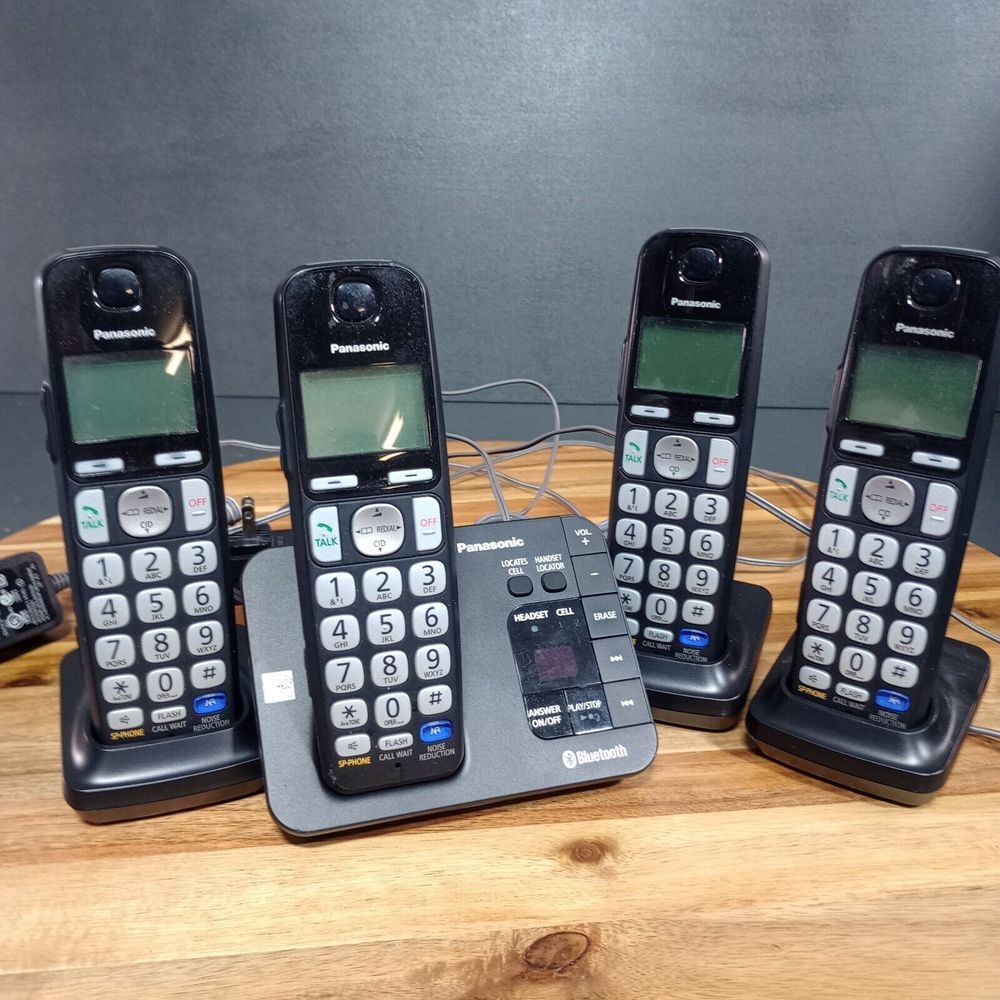 Panasonic KX-TGE260 DECT 6 Cordless Phone 4 Handsets‎ Bluetooth Answering System